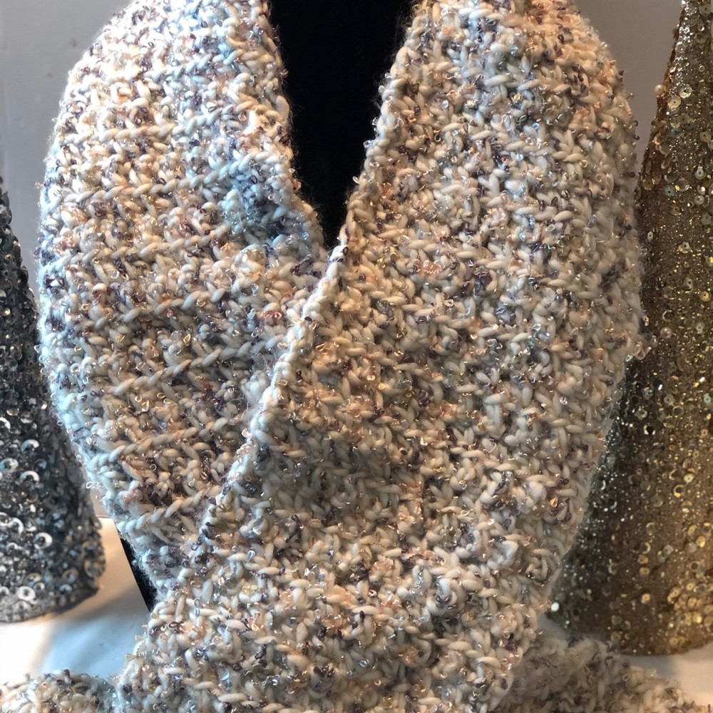 Elegant Textured Women's Crochet Winter Scarf